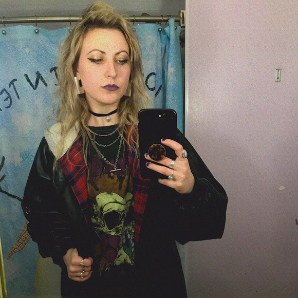 Meet your Posher, Savannah - Picture 3 of 4